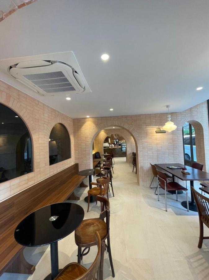 The Quarter Ploenchit By Uhg Apartment Bangkok Ngoại thất bức ảnh